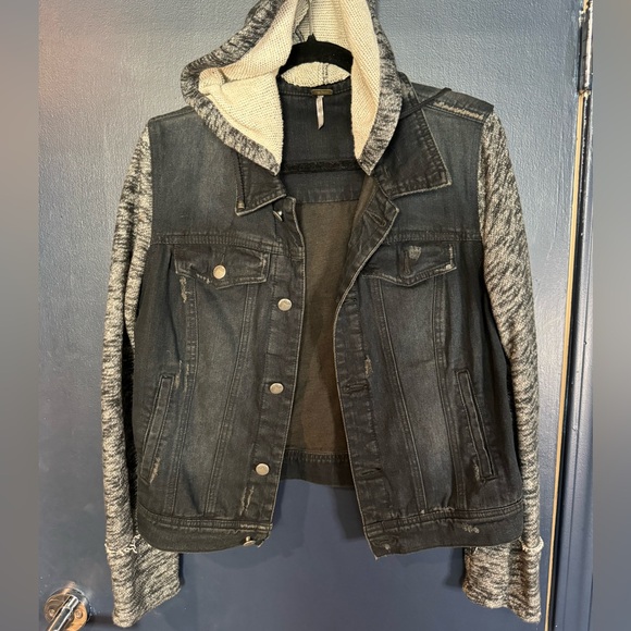 Free People denim jacket with fleece hood and sleeves Size Medium - Picture 1 of 7